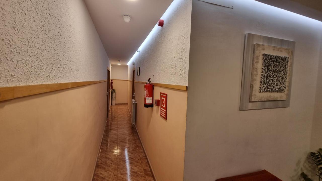 Hostal Rio De Castro Βαρκελώνη Εξωτερικό φωτογραφία