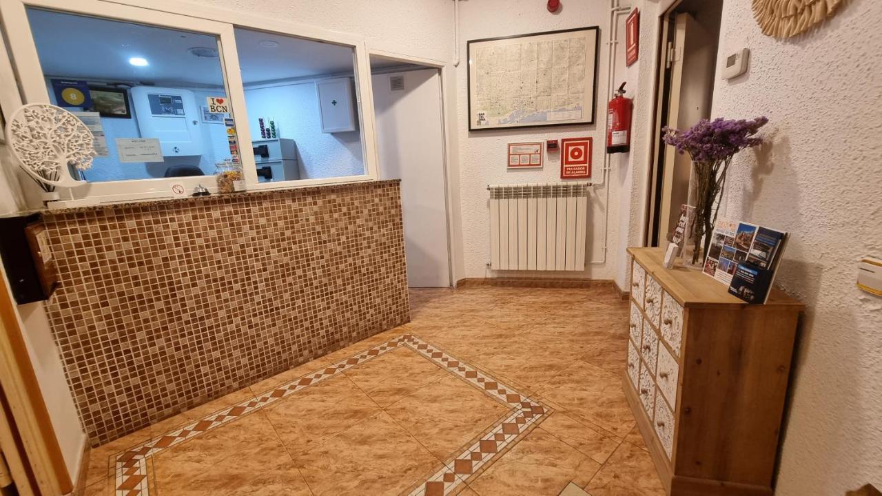 Hostal Rio De Castro Βαρκελώνη Εξωτερικό φωτογραφία