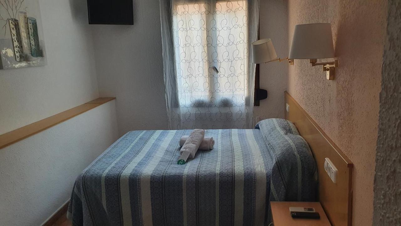Hostal Rio De Castro Βαρκελώνη Εξωτερικό φωτογραφία
