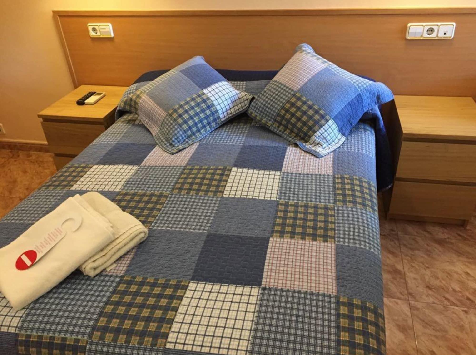 Hostal Rio De Castro Βαρκελώνη Εξωτερικό φωτογραφία