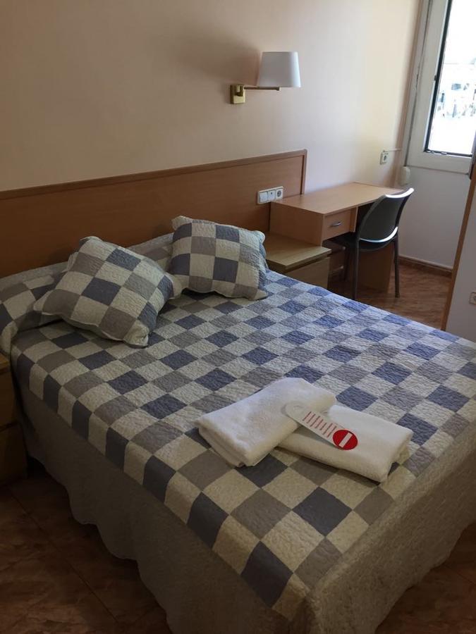 Hostal Rio De Castro Βαρκελώνη Εξωτερικό φωτογραφία