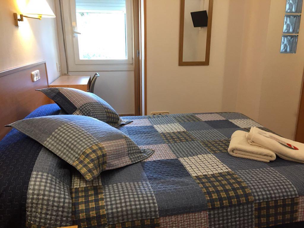 Hostal Rio De Castro Βαρκελώνη Εξωτερικό φωτογραφία